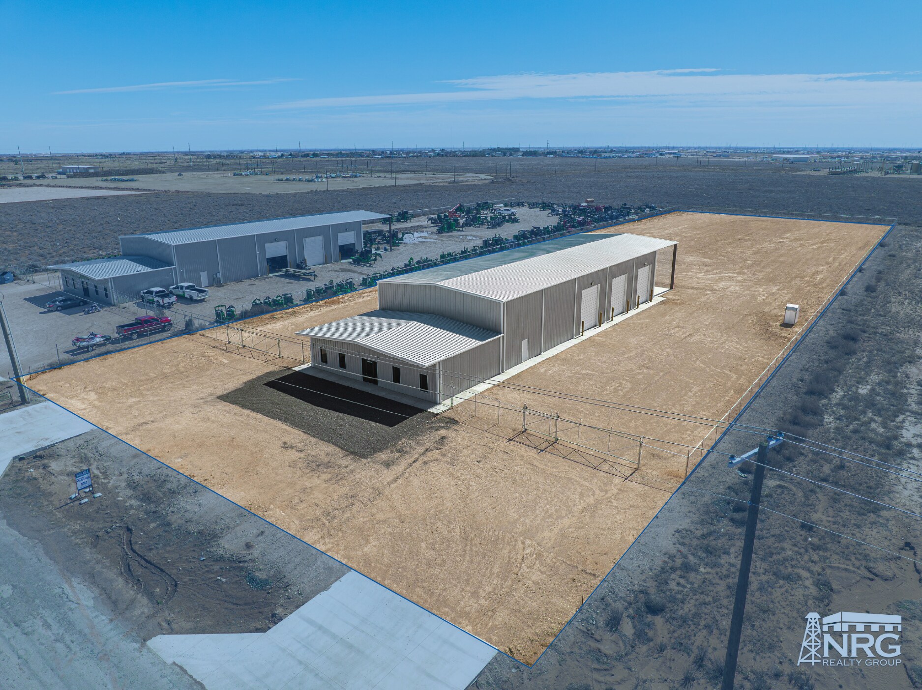 2408 E County Road 130, Midland, TX à louer Photo de l’immeuble– Image 1 sur 12