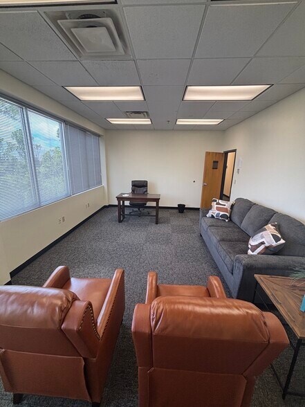1230 Oakley Seaver Dr, Clermont, FL à louer - Photo de l’immeuble – Image 2 sur 9