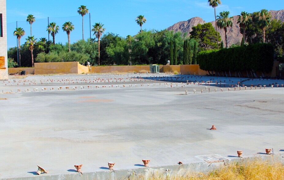 Country Club Drive, Rancho Mirage, CA à vendre - Photo de l’immeuble – Image 2 sur 9