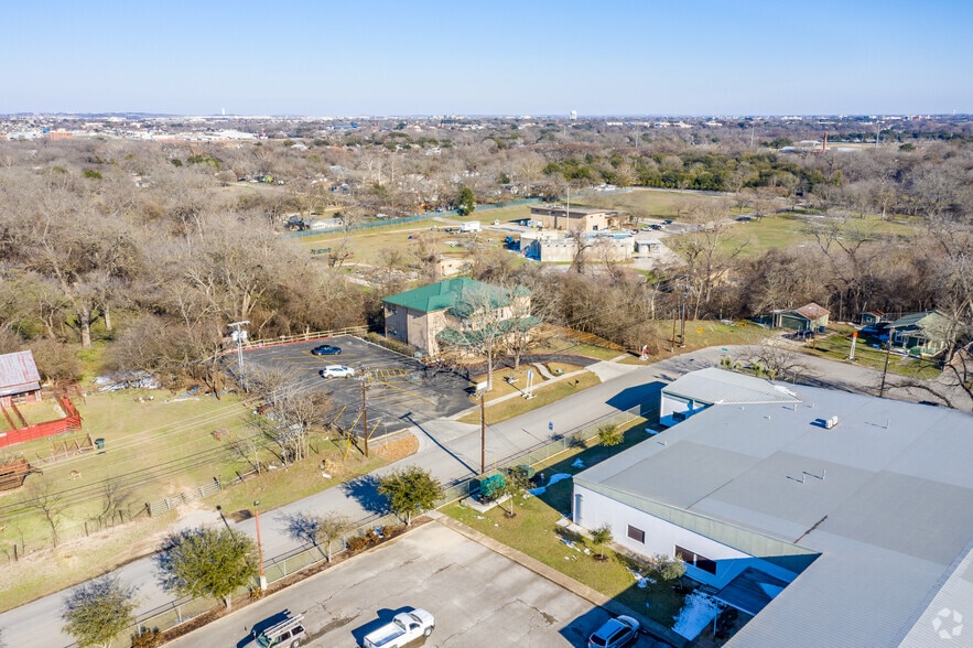 921 Lakeview Blvd, New Braunfels, TX à louer - Aérien – Image 2 sur 13