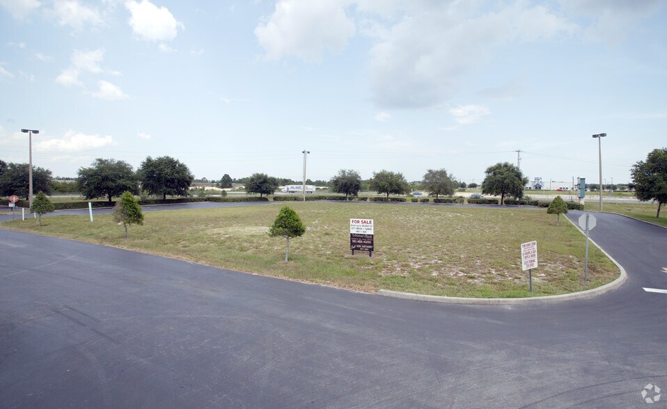 2300 State Road 524, Cocoa, FL à louer - Photo principale – Image 1 sur 2
