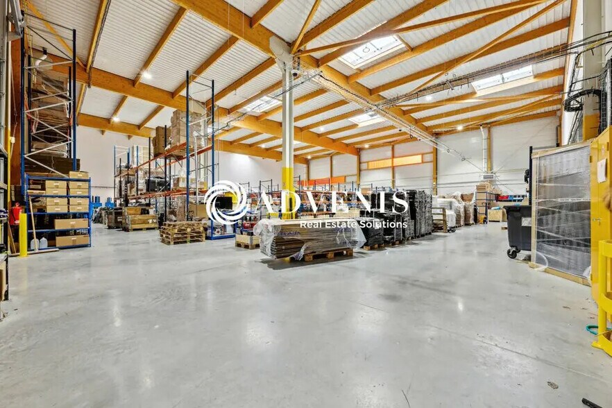 Local d’activités dans Brie-Comte-Robert à louer - Photo intérieure – Image 1 sur 6