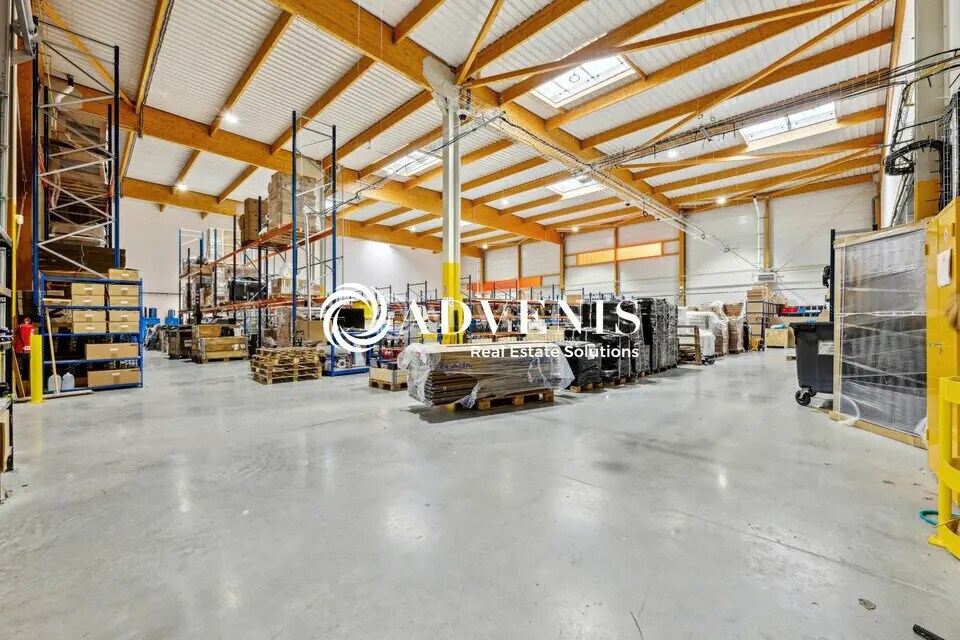 Local d’activités dans Brie-Comte-Robert à louer Photo de l’immeuble– Image 1 sur 7