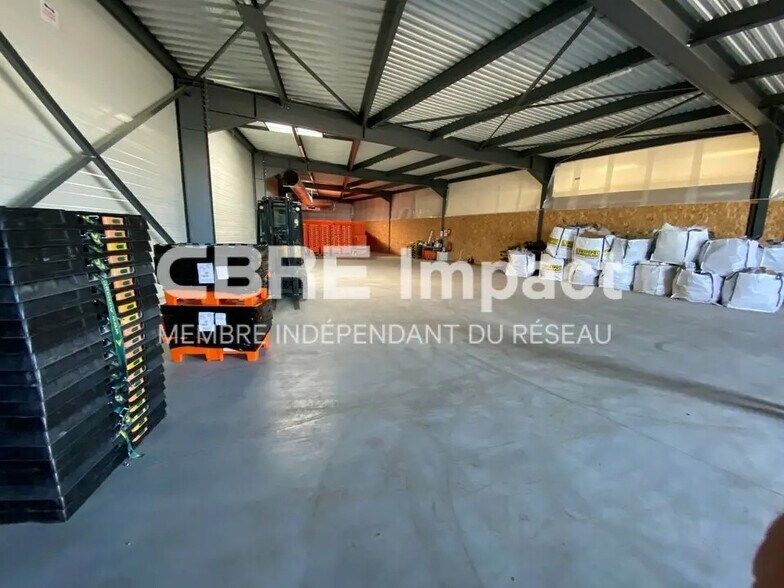 Local d’activités dans Darois à louer - Photo intérieure – Image 3 sur 6