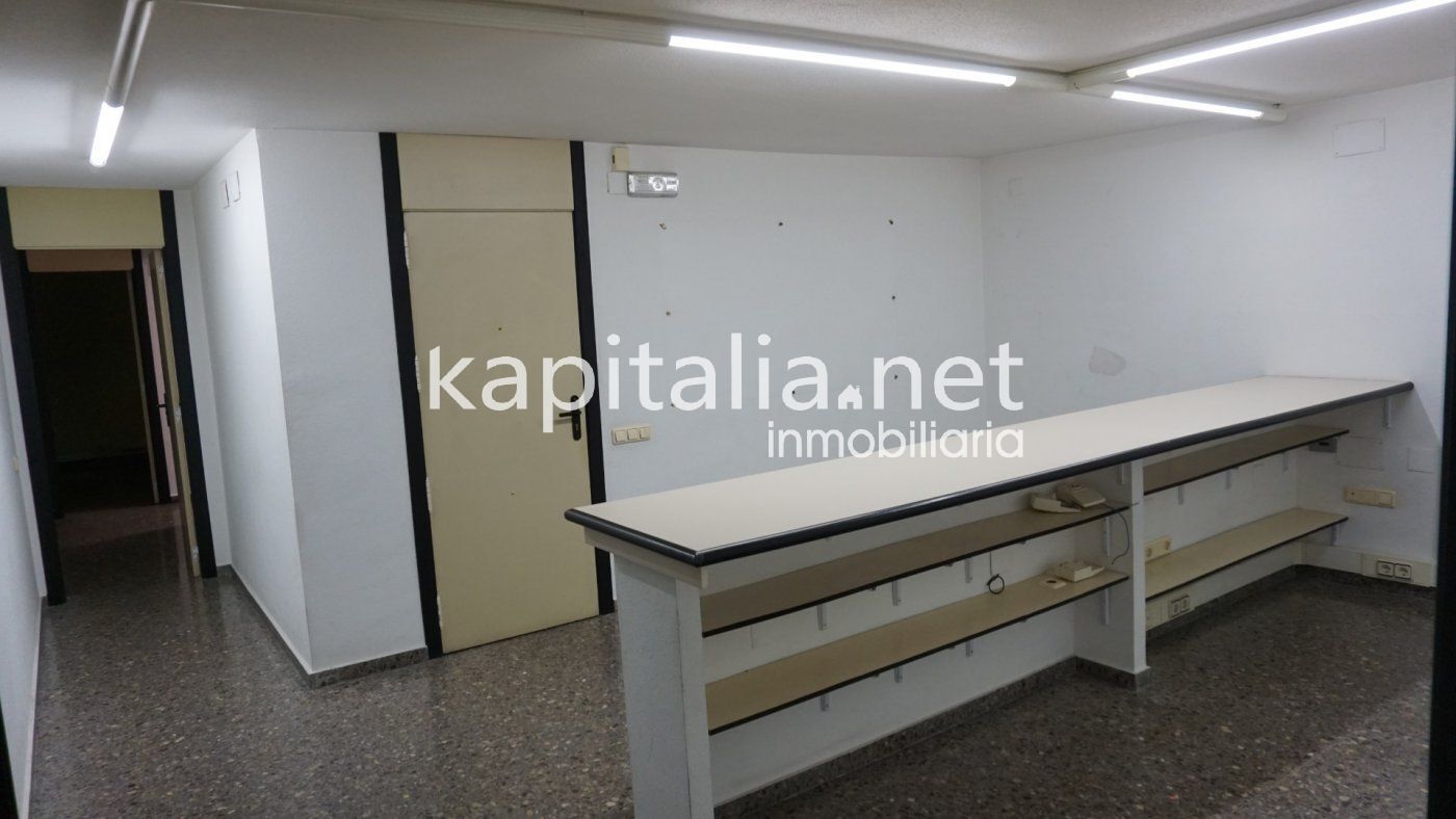 Local commercial dans Ontinyent, Valencia à louer Photo intérieure– Image 1 sur 16
