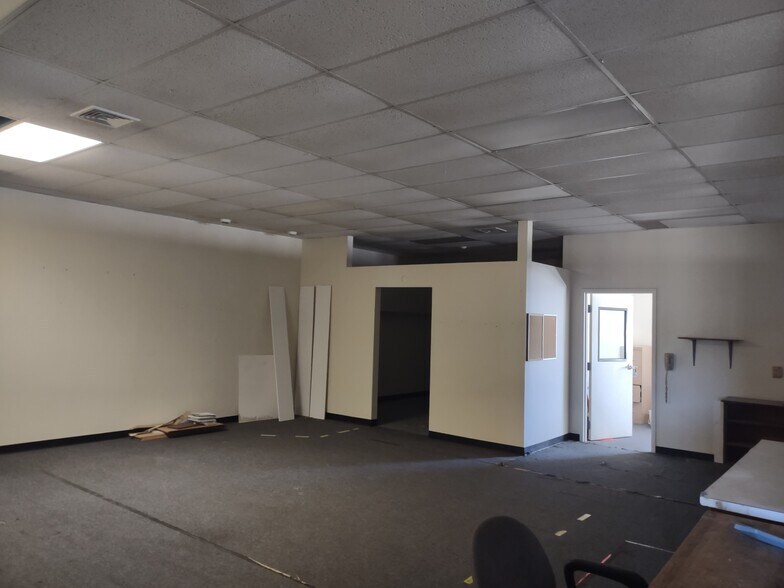 319 Broad St, Manchester, CT à louer - Photo intérieure – Image 2 sur 12