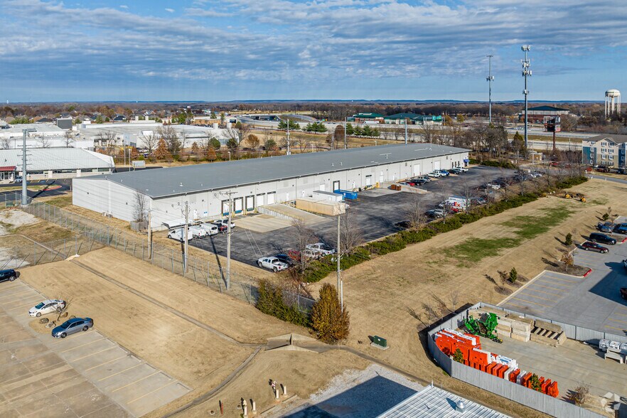 1004 Phyllis St, Bentonville, AR à louer - Aérien – Image 2 sur 4