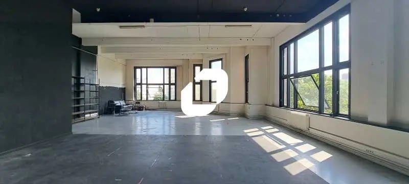 Local d’activités dans Paris à louer - Photo de l’immeuble – Image 1 sur 29