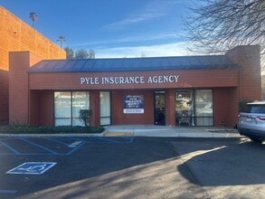 1100-1160 E Route 66, Glendora, CA à louer Photo de l’immeuble– Image 2 sur 12