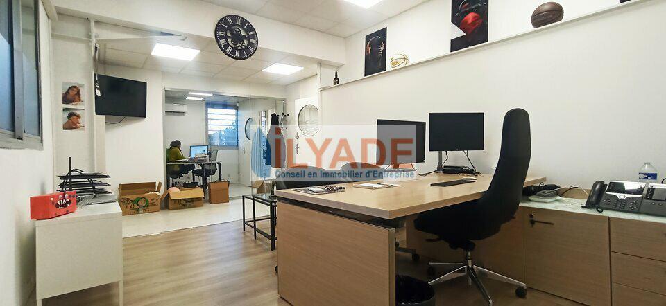 Bureau dans Éguilles à louer - Photo de l’immeuble – Image 3 sur 11