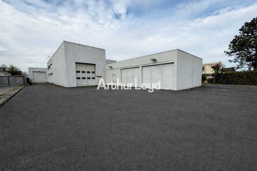 Local d'activités dans Cormontreuil à vendre - Photo de l’immeuble – Image 1 sur 13