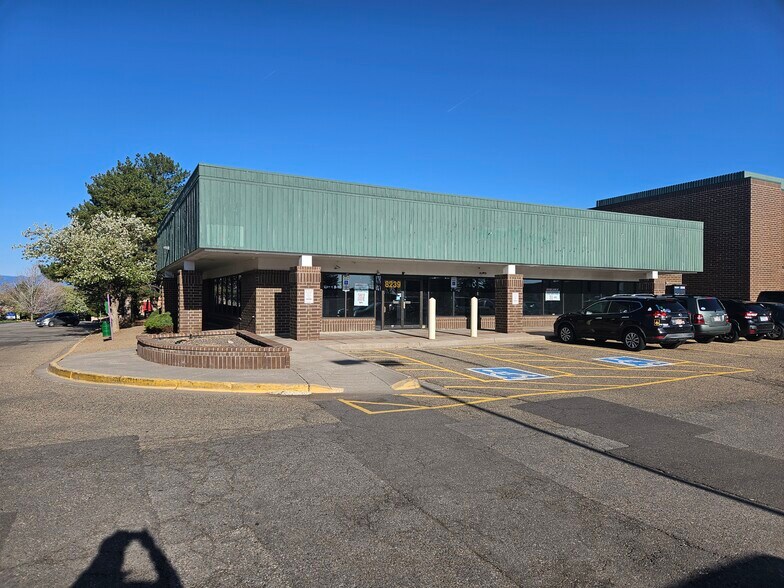 8239 S Holly St, Centennial, CO à vendre - Photo de l’immeuble – Image 1 sur 11