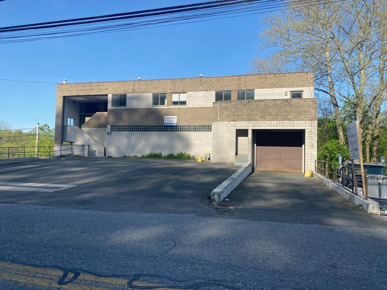 67 Lafayette Ave, North White Plains, NY à louer - Photo de l’immeuble – Image 2 sur 2