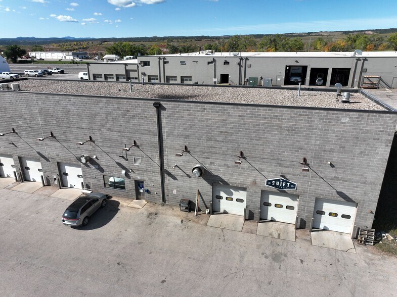 3075 N Plaza Dr, Rapid City, SD à louer - Photo de l’immeuble – Image 1 sur 13