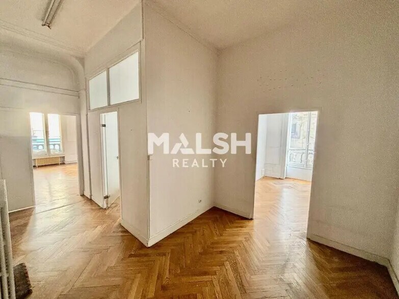 Immeuble residentiel dans Lyon à vendre - Photo intérieure – Image 3 sur 11