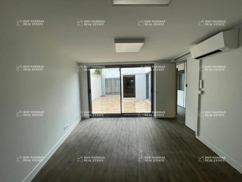 Bureau dans Orléans à vendre - Photo de l’immeuble – Image 2 sur 8