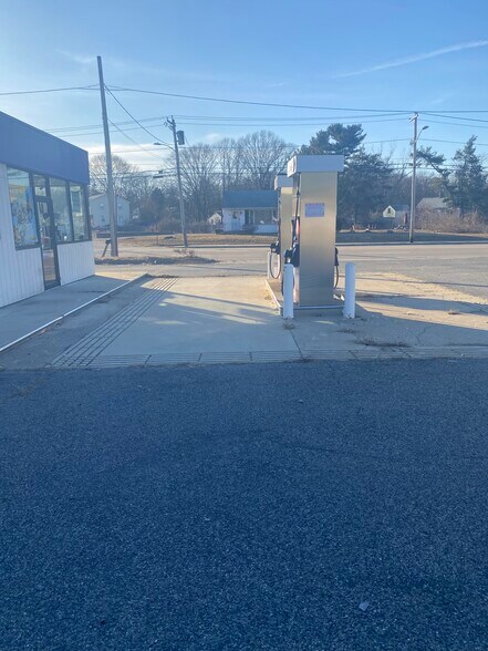584 Washington St, Attleboro, MA à vendre - Photo de l’immeuble – Image 2 sur 16