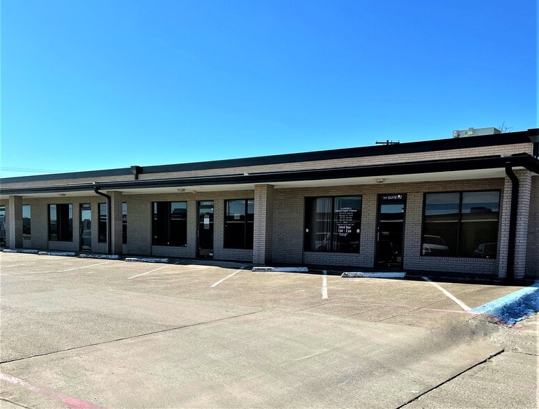 3213 I 30, Mesquite, TX à louer - Photo de l’immeuble – Image 2 sur 9