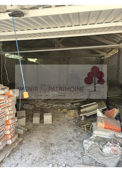 Industriel/Logistique dans Meyreuil à vendre - Photo de l’immeuble – Image 2 sur 2