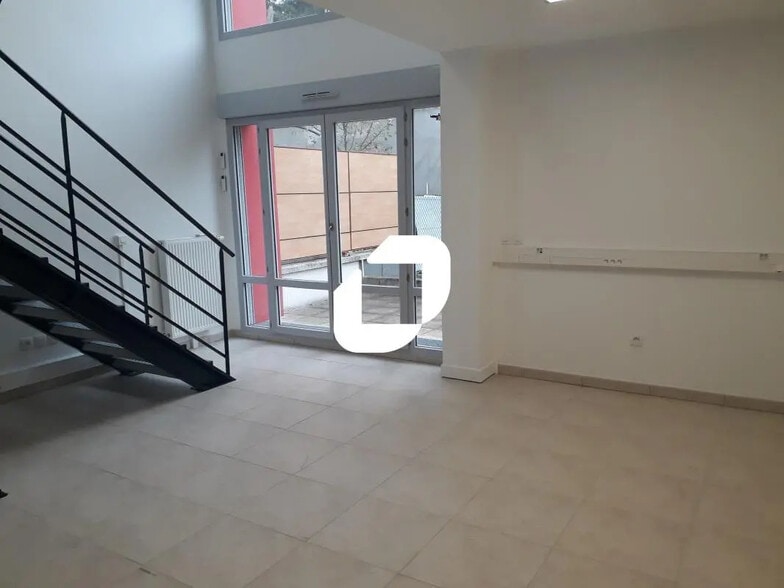 Bureau dans Saint-Maur-des-Fossés à louer - Photo de l’immeuble – Image 3 sur 7