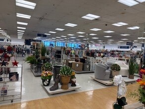 16051 S Dixie Hwy, Miami, FL à louer Photo intérieure– Image 1 sur 2