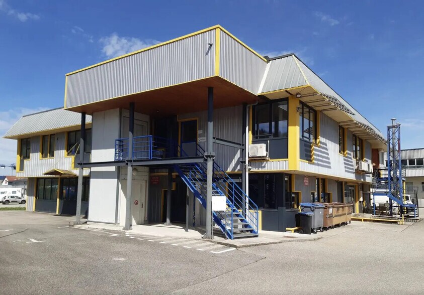 Local d’activités dans Rumilly à louer - Photo de l’immeuble – Image 1 sur 5