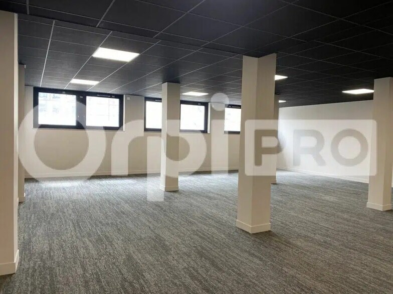 Bureau dans Le Havre à louer - Photo de l’immeuble – Image 2 sur 6