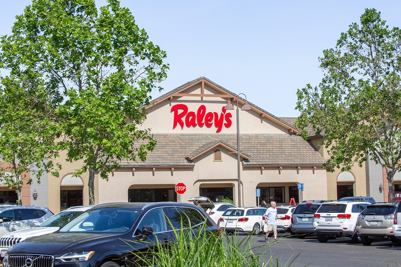 311-333 Lower Sacramento Rd, Lodi, CA à louer Photo principale– Image 1 sur 8