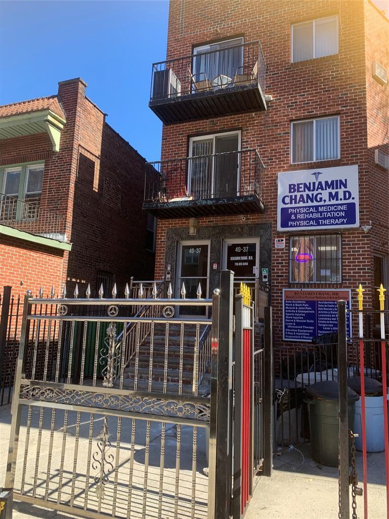 4037 81st St, Elmhurst, NY à louer Photo de l’immeuble– Image 1 sur 8