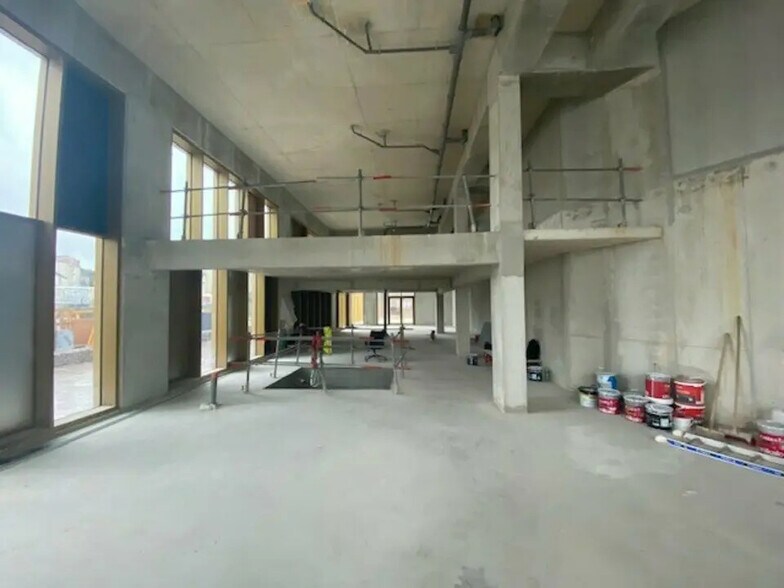 Local commercial dans Reims à louer - Photo de l’immeuble – Image 3 sur 4
