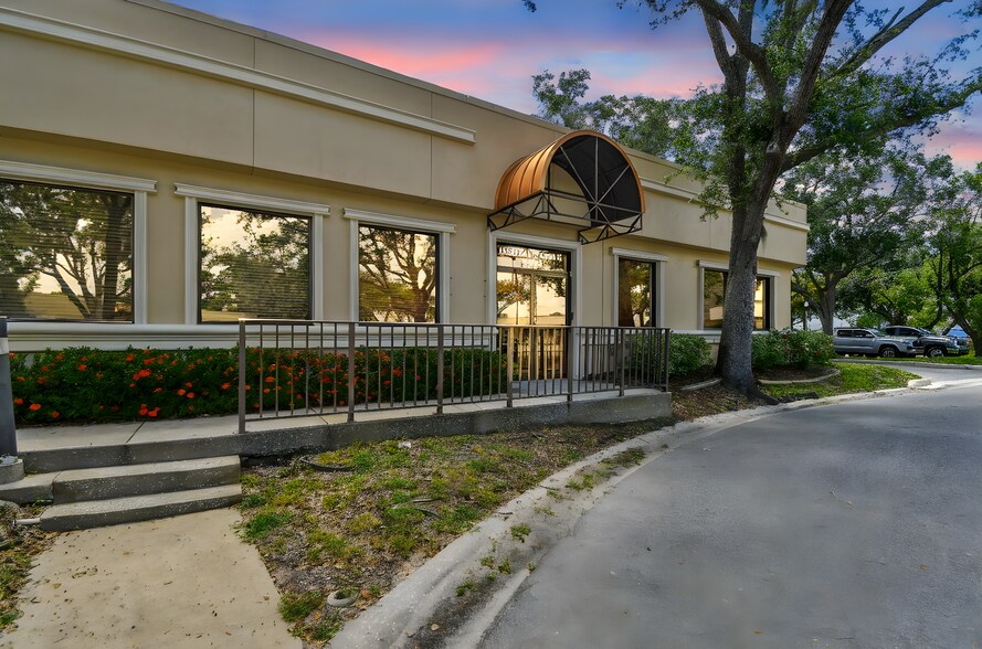 10901 Danka Cir N, Saint Petersburg, FL à vendre - Photo de l’immeuble – Image 2 sur 99