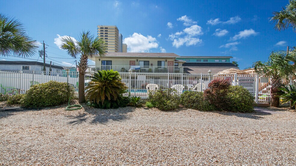 8614 Surf Dr, Panama City Beach, FL à vendre - Photo de l’immeuble – Image 2 sur 32