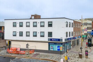 Plus de détails pour Churchill Shopping Centre, Dudley - Local commercial à louer