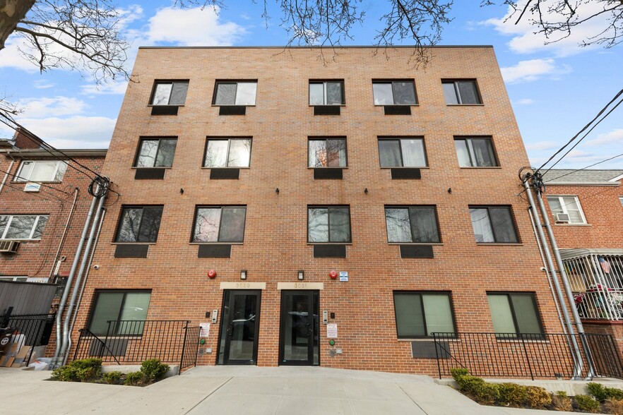 3029 Bronxwood Ave, Bronx, NY à vendre - Photo de l’immeuble – Image 1 sur 9