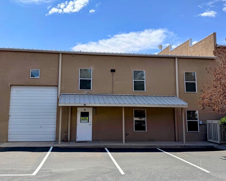 21 Bisbee Ct, Santa Fe, NM à louer - Photo de l’immeuble – Image 1 sur 18
