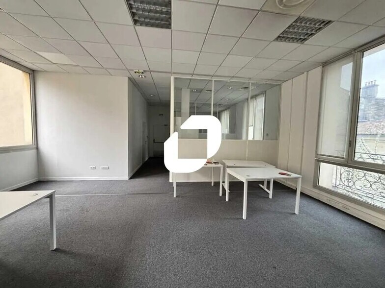Bureau dans Bordeaux à louer - Photo de l’immeuble – Image 2 sur 13