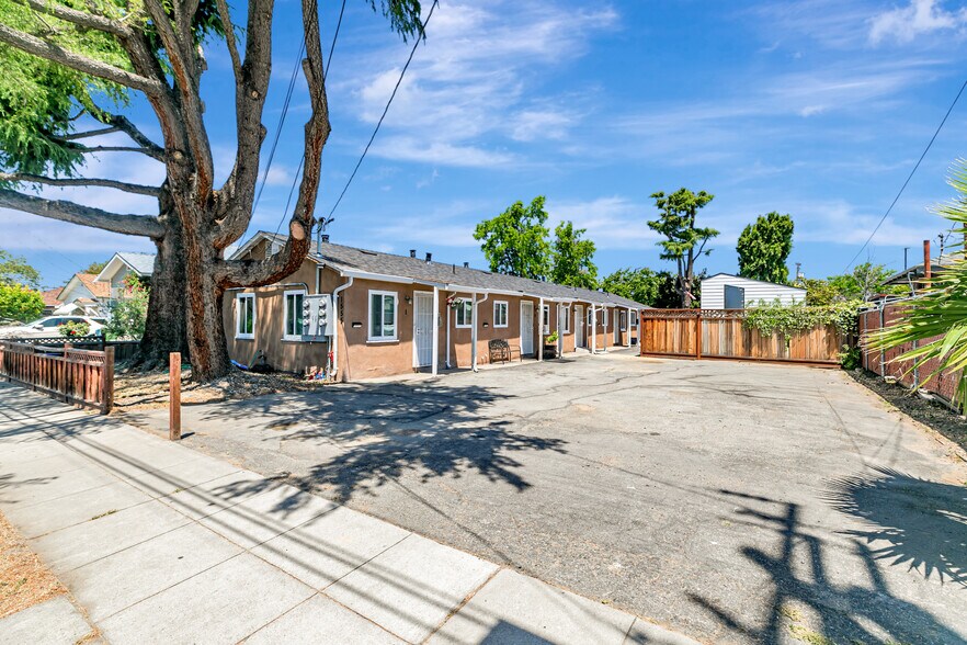 1555 Washington St, Santa Clara, CA à vendre - Photo de l’immeuble – Image 2 sur 16
