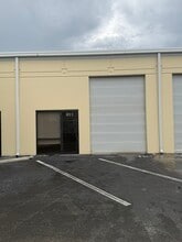 17030 Alico Commerce Ct, Fort Myers, FL à louer Photo intérieure– Image 1 sur 5