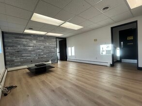 5425 Enterprise Blvd, Bethel Park, PA à louer Photo intérieure– Image 1 sur 6