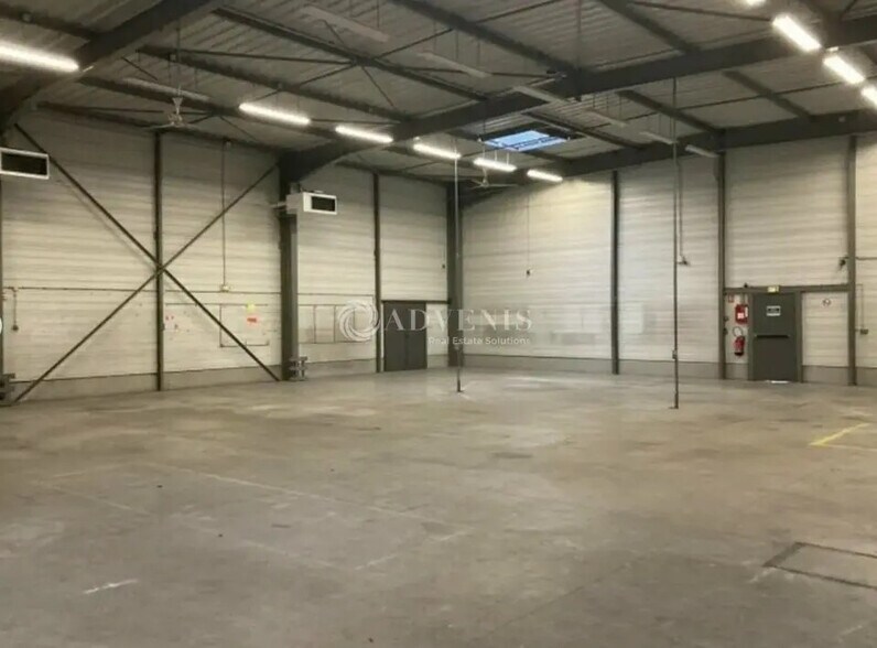 Local d’activités dans Mitry-Mory à louer - Photo intérieure – Image 2 sur 8