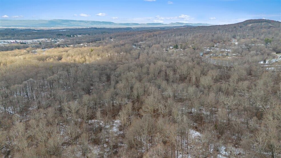 25 Loch Ln, Walden, NY à vendre - Photo principale – Image 1 sur 4
