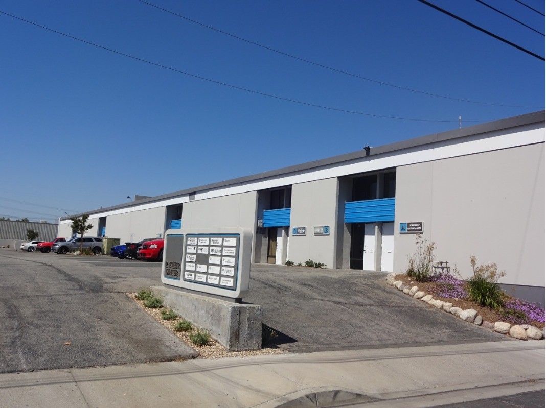 26943-26951 Ruether Ave, Santa Clarita, CA à louer Photo de l’immeuble– Image 1 sur 3