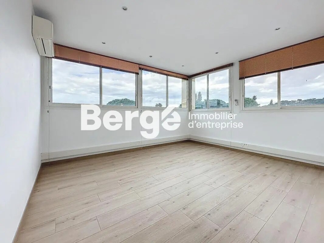 Bureau dans Biot à louer Photo intérieure– Image 1 sur 7