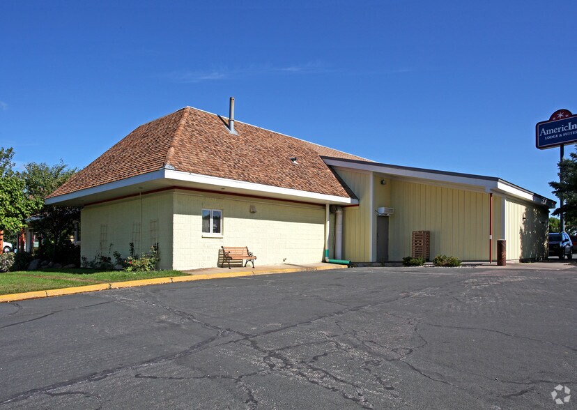351 Enterprise Dr E, Belle Plaine, MN à louer - Photo principale – Image 1 sur 2
