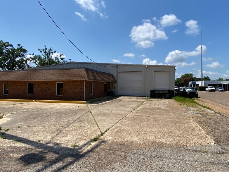 1824 3rd Ave N, Columbus, MS à louer - Photo de l’immeuble – Image 3 sur 18