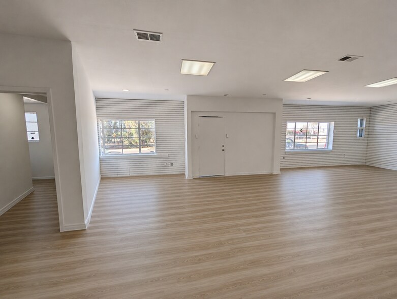 7624 San Fernando Rd, Sun Valley, CA à louer - Photo de l’immeuble – Image 2 sur 8