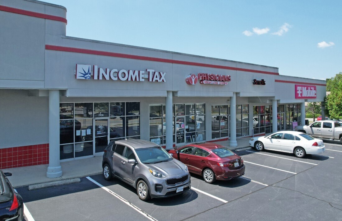 3700 W Gate City Blvd, Greensboro, NC à louer Photo principale– Image 1 sur 7