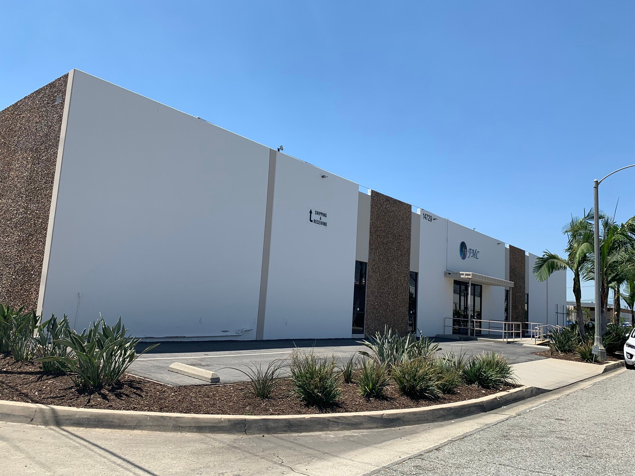 14729 Spring Ave, Santa Fe Springs, CA à louer Photo de l’immeuble– Image 1 sur 6