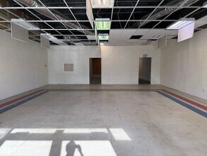 605-619 S Main St, De Forest, WI à louer Photo intérieure– Image 2 sur 6