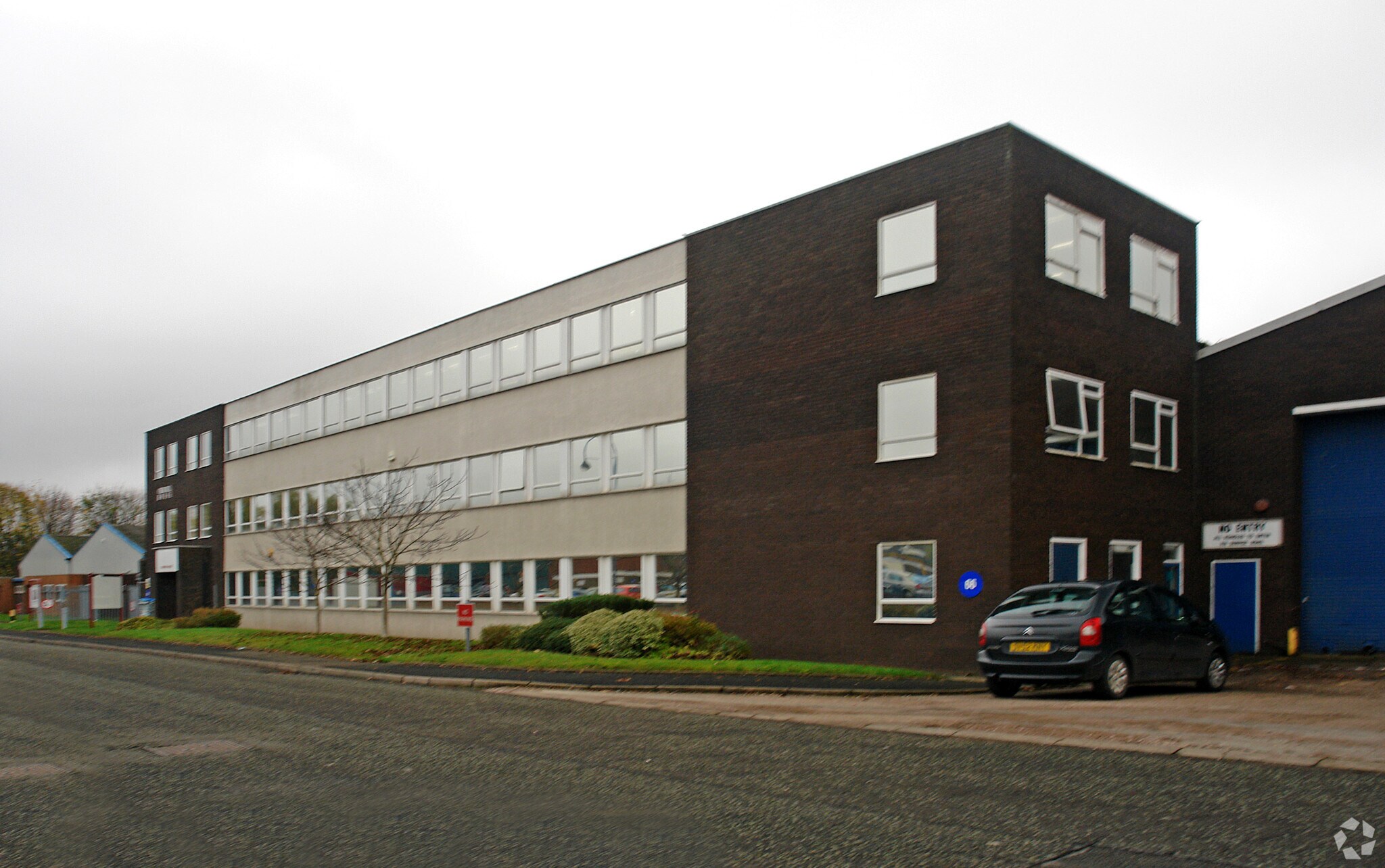 Churchill House, Pensnett Estate, Kingswinford à louer Photo de l’immeuble– Image 1 sur 9